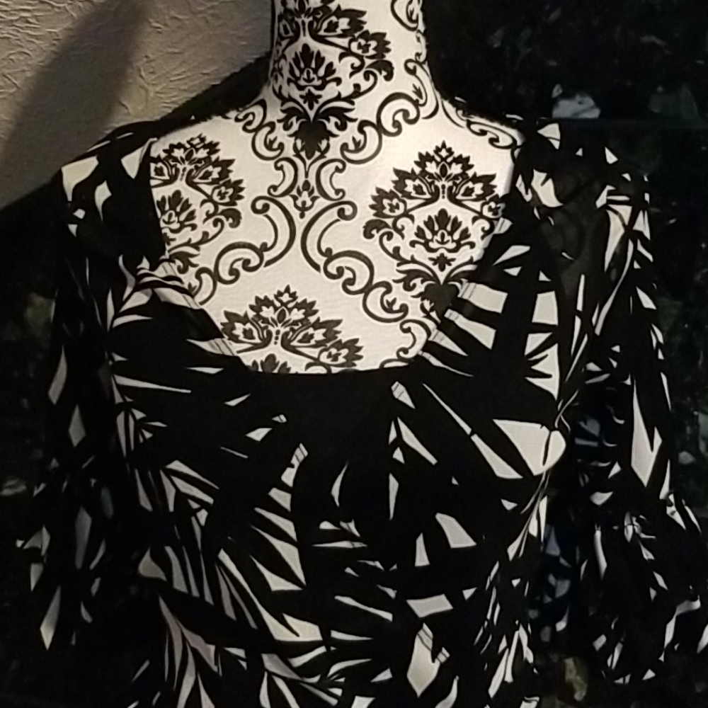 Adorable blouse - Picture 2 of 9